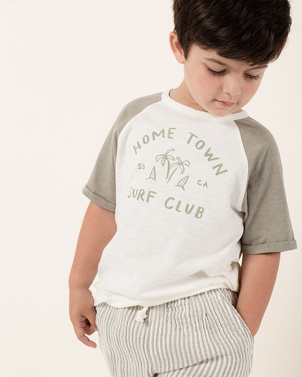 Rylee + Cru Hometown Raglan t-paita
